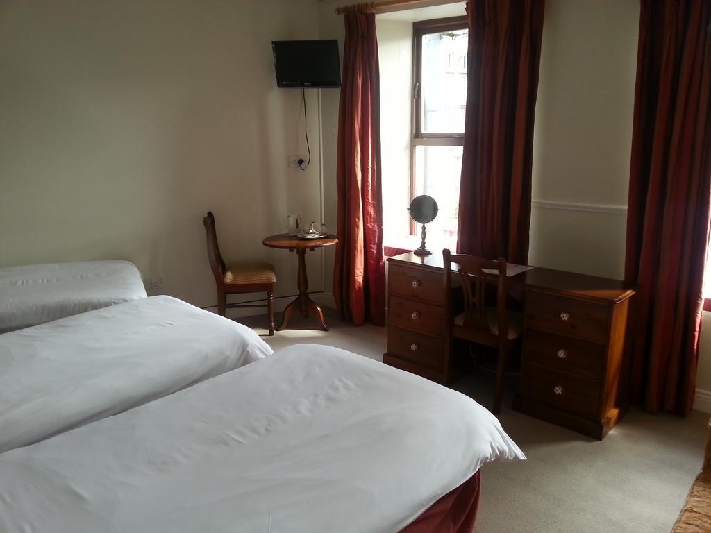 Tom Crean Base Camp - Food Drink Bed Hotel Kenmare Room photo